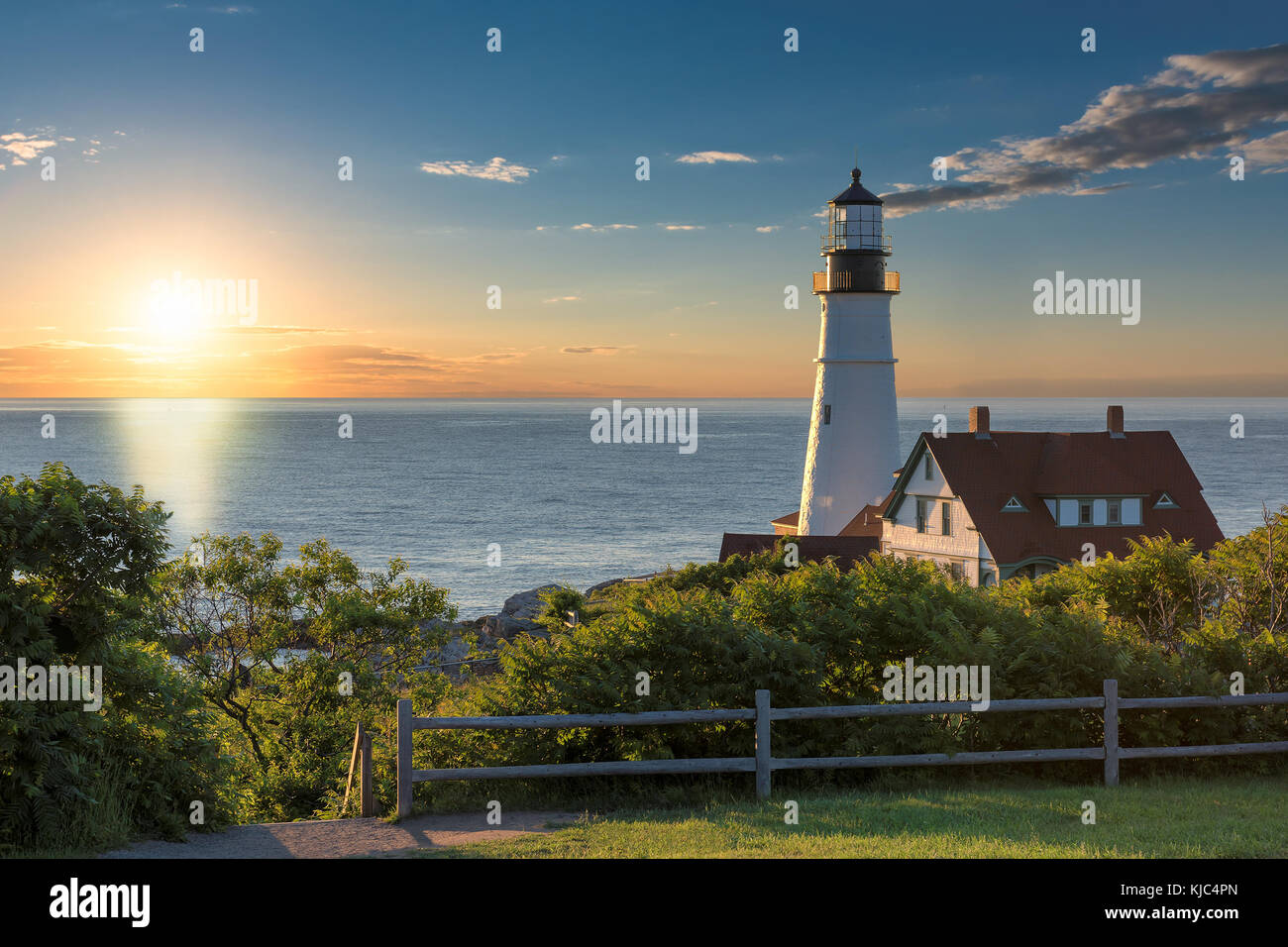 Der Portland Head Lighthouse in Cape Elizabeth, Maine, USA. Bei Sonnenaufgang fotografiert. Stockfoto