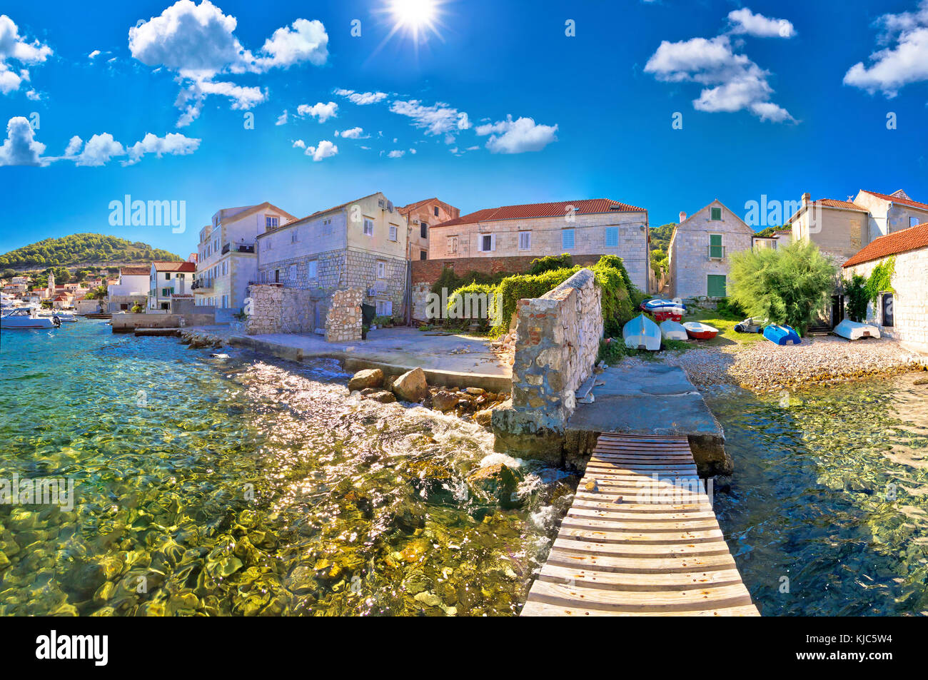 Insel Stadt vis Idyllische Aussicht, Archipel von Dalmatien, Kroatien Stockfoto