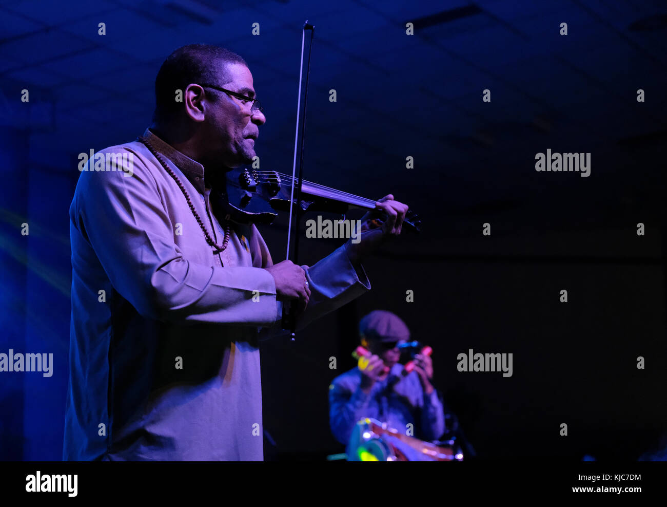 Omar Puente durchführen mit der Kubanischen Sextett am Musicport Music Festival, Whitby, North Yorkshire, UK, 22. Oktober 2017 Stockfoto