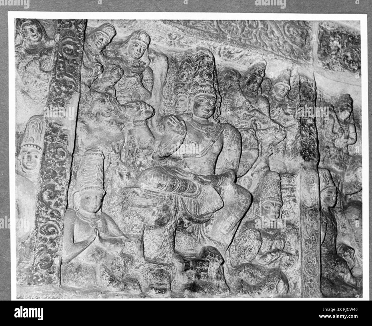 Skulpturen auf dem Panel der Darstellung gedenken Szenen herausragende Ereignisse unter der Herrschaft der Pallava Könige, Tiru Parameswara Vinnagaram Tempel 1956 Stockfoto