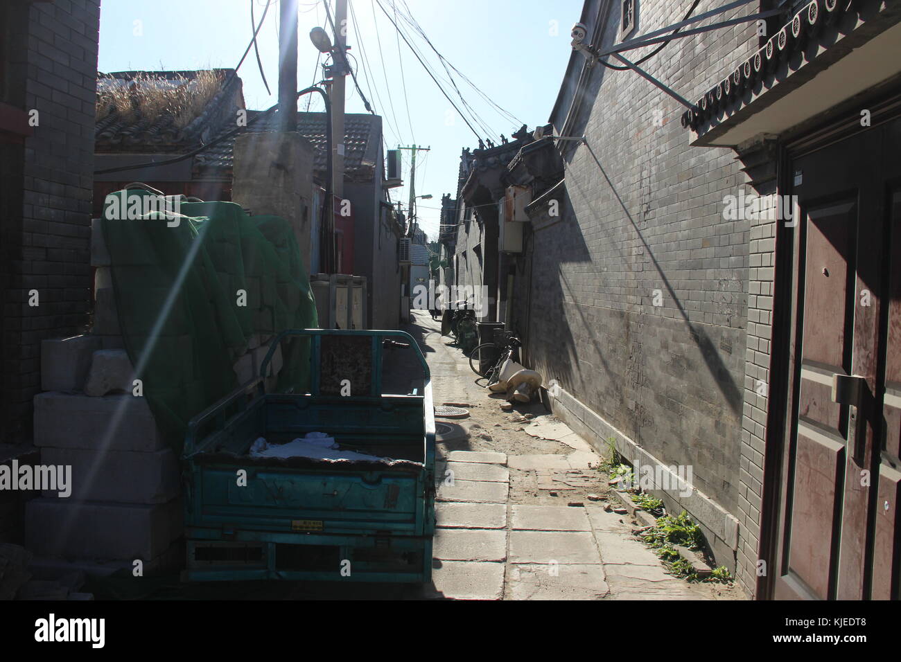 Traditionelle chinesische Gassen, Wohnungen und Geschäfte - Peking, China Stockfoto