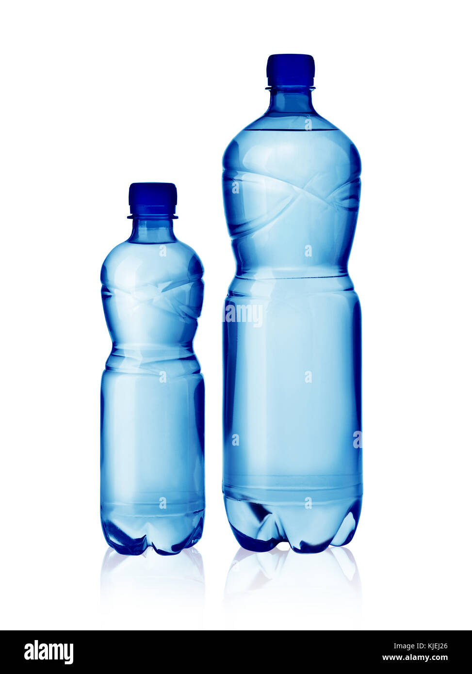 Wasserflaschen auf Weiß mit Freistellungspfad isoliert Stockfoto