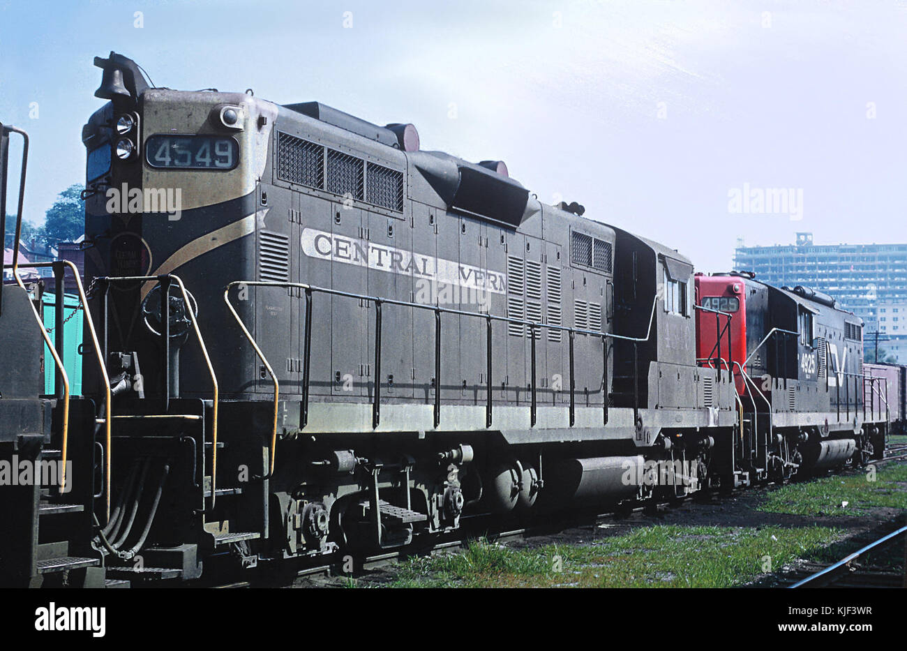 Zentrale von Vermont GP9s 4549 und 4925 in Portland, Maine am 4. August 1968 (25965804002) Stockfoto