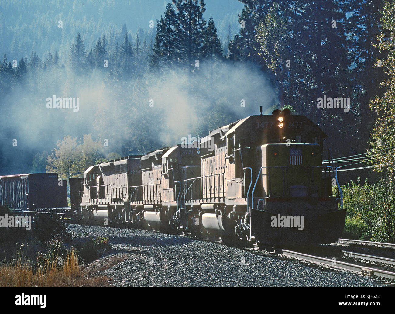 Bis 3477, 3721 und 3268 (SD 40 2 s) im Oktober 1984 (27530343135) Stockfoto