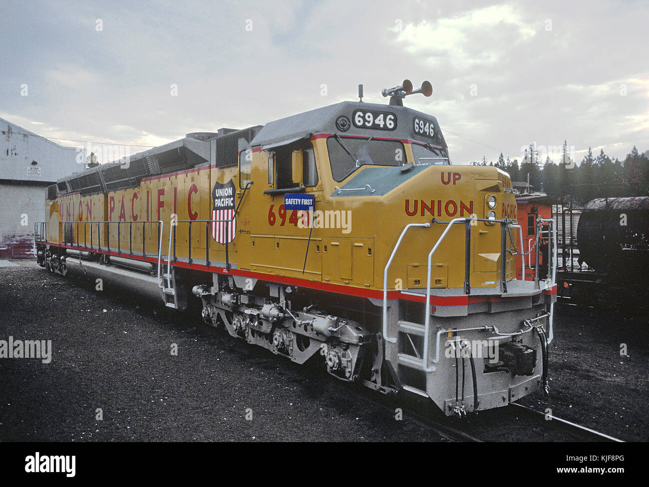 Bis DD 40 X 6946 an der Western Pacific Railroad Museum, Portola CA im Juli 1985 B14 (32618865506) Stockfoto