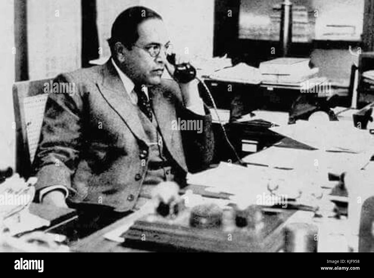 Justizministerin Dr. Babasaheb Ambedkar Arbeiten mit Office 1950 Stockfoto