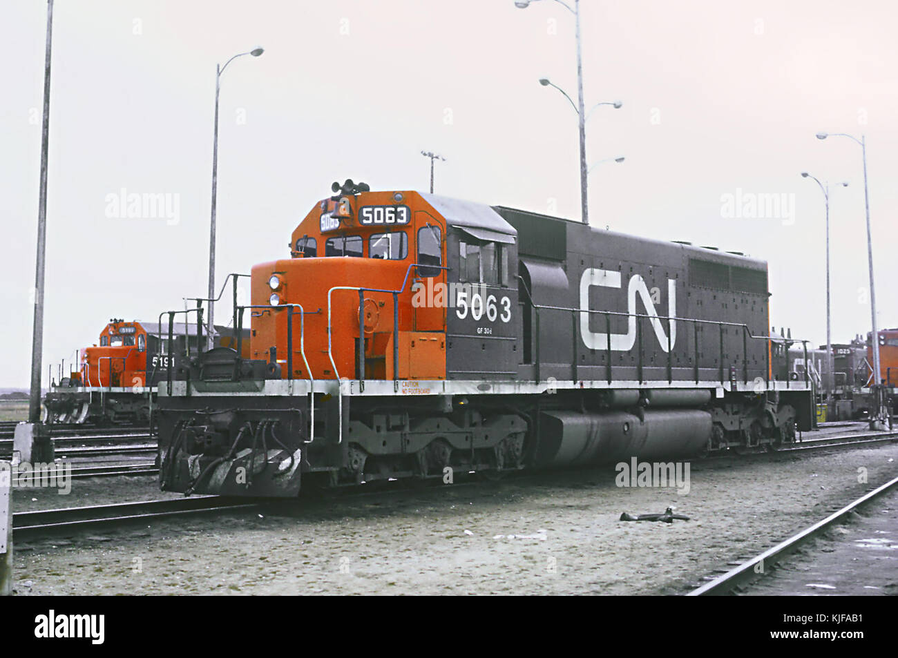 Kn-SD40 5063 an der CN-Motor in Winnipeg, Manitoba im Oktober 1971 R 13 (35670630441) Stockfoto