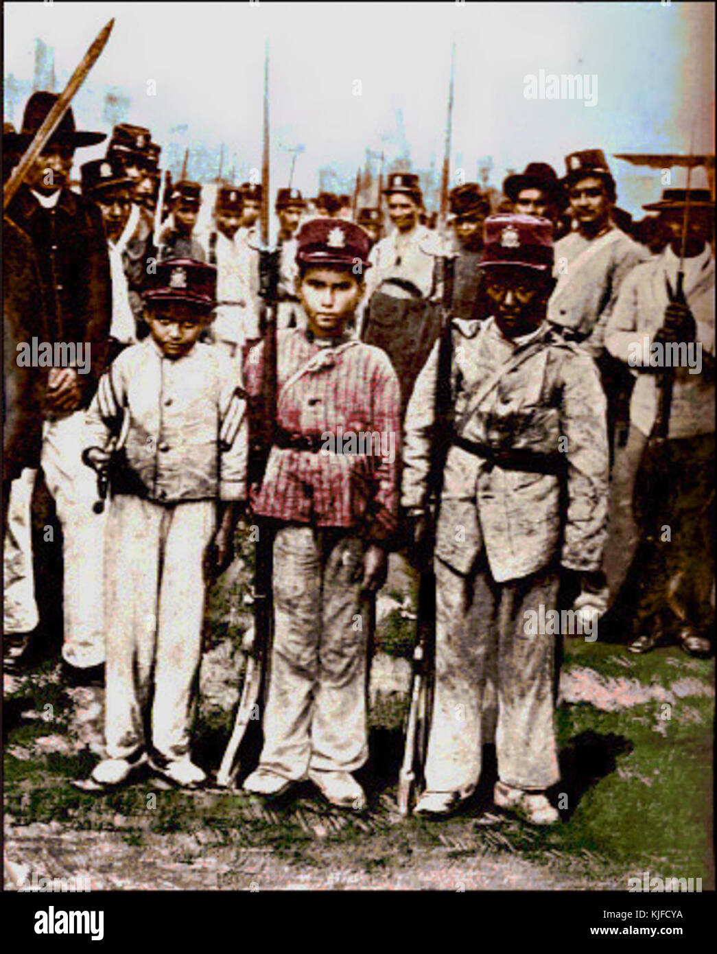 Der tausend-Tage-Krieg (1899–1902) war ein Konflikt zwischen Kolumbien und aufständischen Kräften, zu denen auch liberale und Rebellengruppen gehörten. Der Krieg war geprägt von intensiven Kämpfen, erheblichen Verlusten an Menschenleben und politischer Instabilität. Sie hatte langfristige Auswirkungen auf die kolumbianische Gesellschaft und Politik und prägte die Zukunft des Landes. Stockfoto