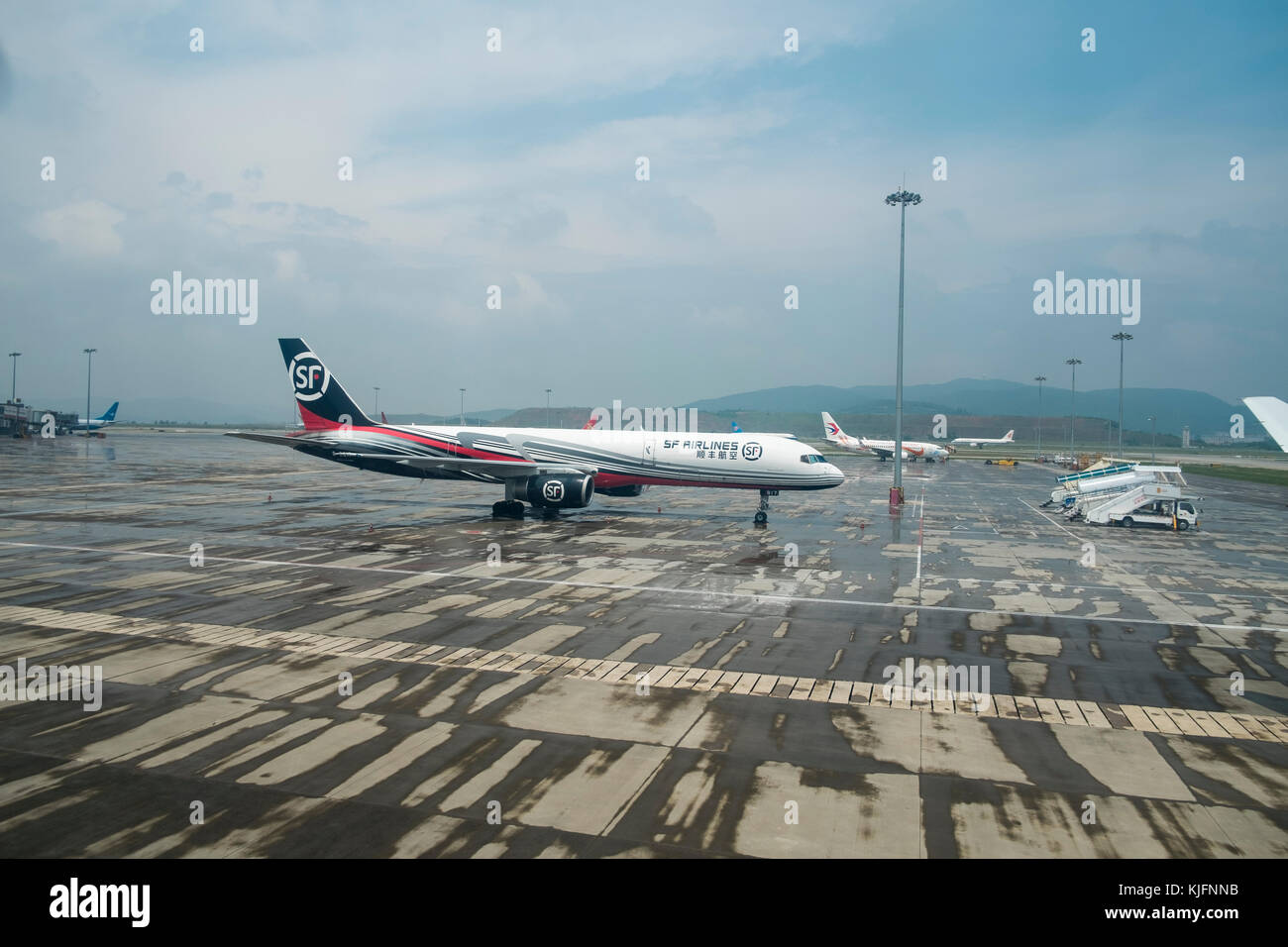 Sf-Frachtmaschine Anker an der Beijing Capital International Airport Stockfoto