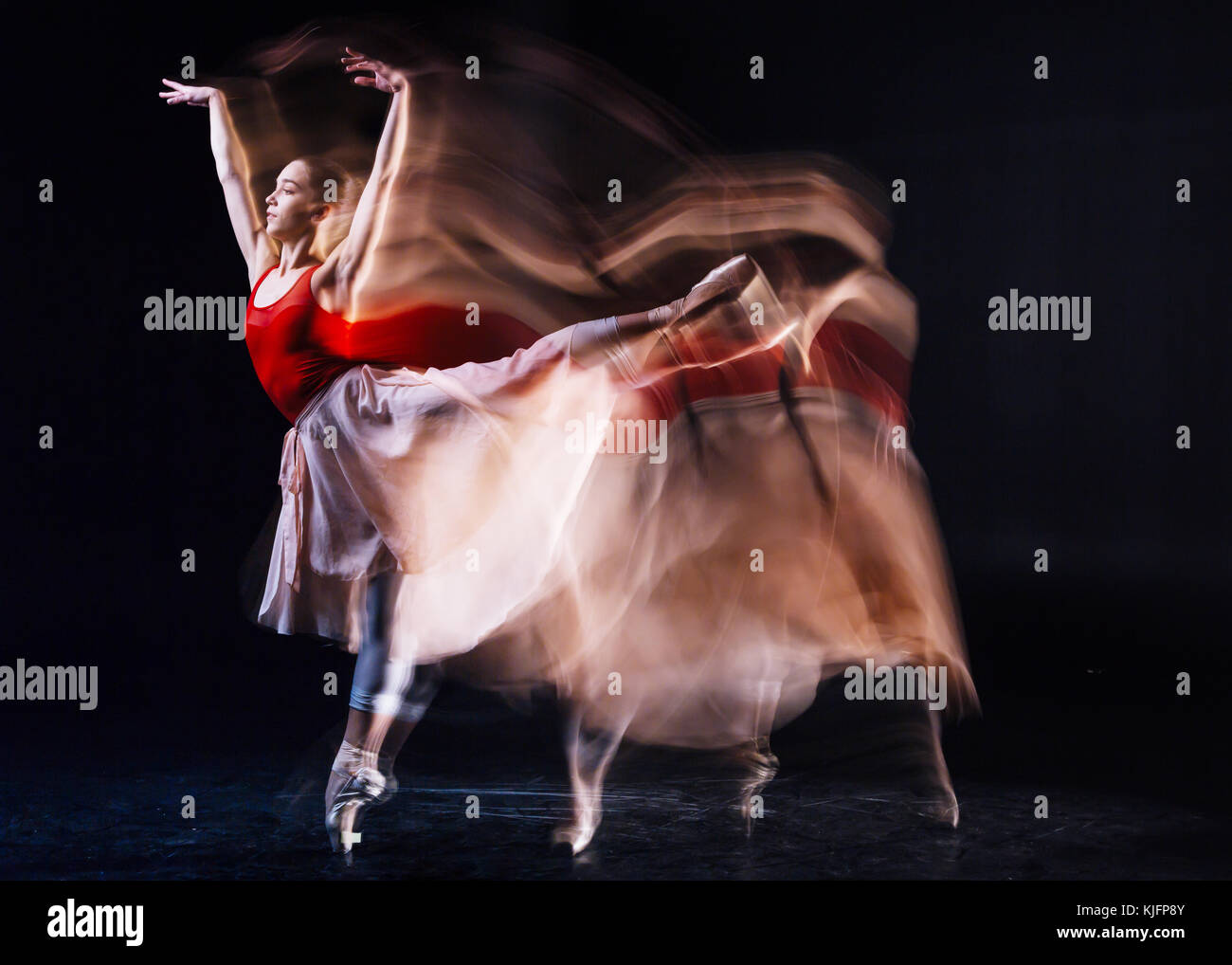 Geschickte Tänzerin tanzen Ballett Stockfoto