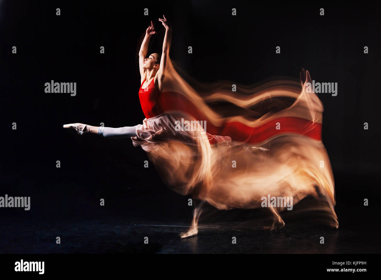 Schöne gnädige Frau, ihr Tanz angezeigt Stockfoto