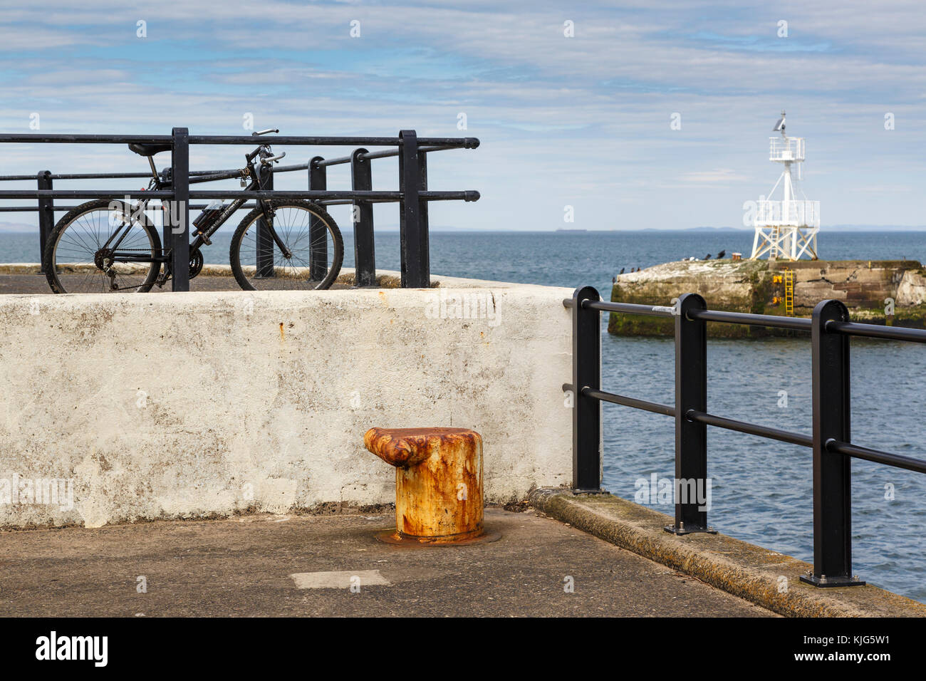 Ayr Pier, schützt das alte Hafengebiet von dieser westlichen schottischen Küstenstadt, Großbritannien. Stockfoto