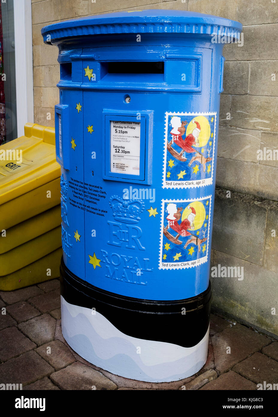 Royal Mail spezielle blaue Briefkasten, eingerichtet zu feiern Frome Schüler Ted Lewis - Clark gewann in diesem Jahr eine Weihnachtsmarke Wettbewerb 2017. Stockfoto