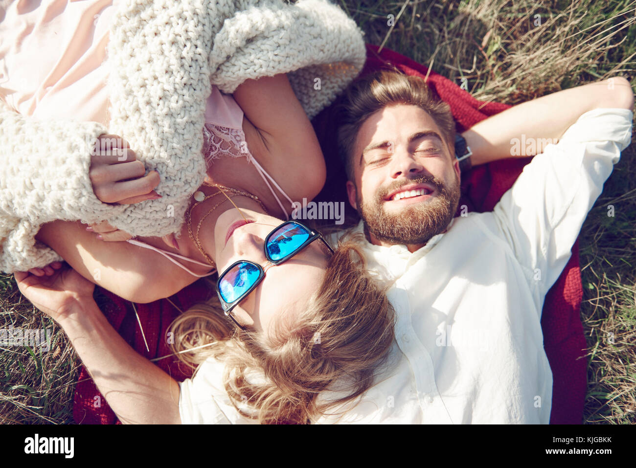 Mann und Frau gemeinsam entspannen, Krakow, Malopolskie, Polen Stockfoto