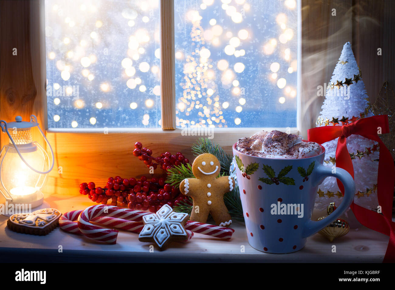 Weihnachten ein warmes Getränk und Urlaub Ornament; Weihnachten Karte Hintergrund Stockfoto