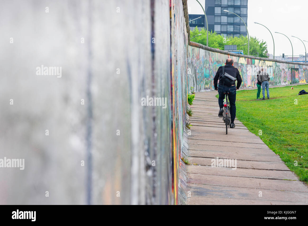 Berliner Mauer, Blick auf einen Teil der Berliner Mauer, der einst die Stadt zwischen Ost und West teilte, der noch in Friedrichshain, Berlin, steht Stockfoto