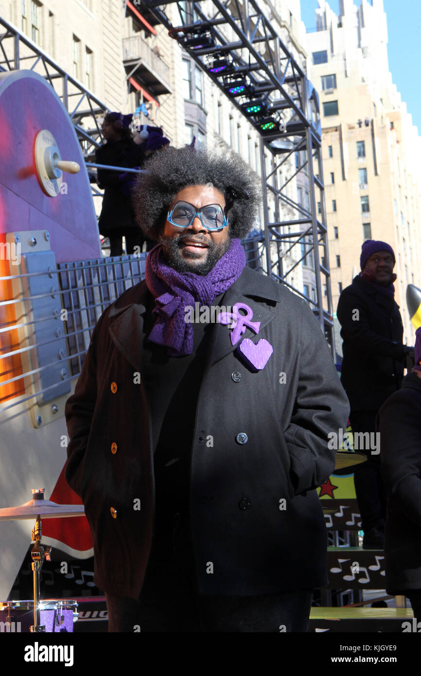 New York, NY, USA. Nov. 2017. Der Aufnahmekünstler QuestLove of The Roots and the Jimmy Fallon Show besucht die 91. Annual Macy's Thanksgiving Day Parade am 23. November 2017 in New York City Credit: MPI43/Media Punch/Alamy Live News Stockfoto