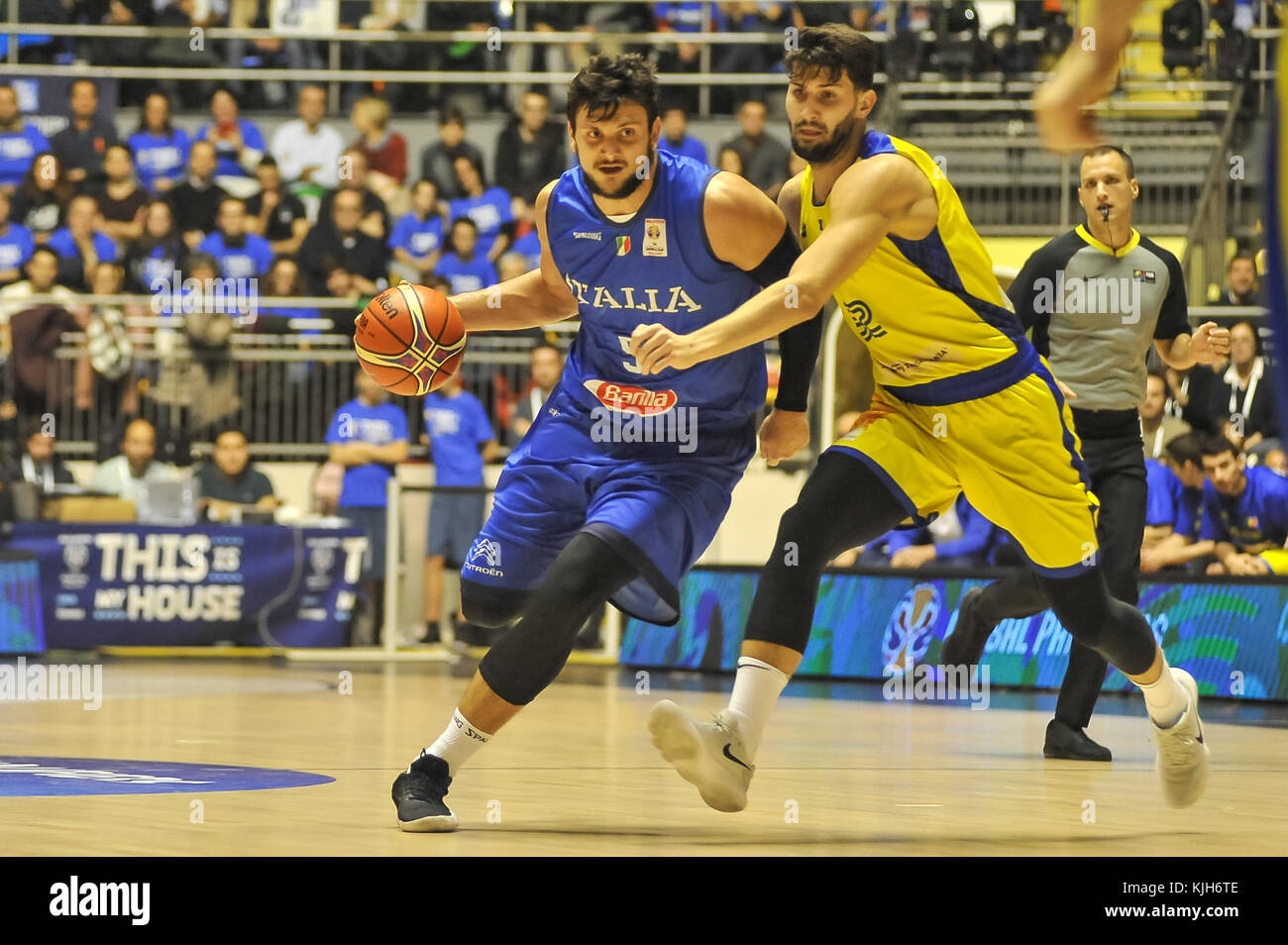 Alessandro Gentile (Italia) während der FIBA word cup Qualifier China 2019 basketball Match zwischen Italia vs Rumänien palaruffini am 24. November 2017 in Turin, Italien. Credit: Fabio Udine/alamy leben Nachrichten Stockfoto