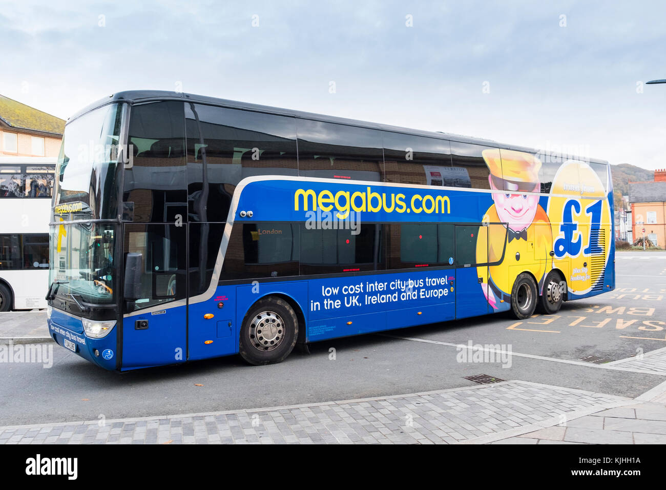 Megabus, UK Low Cost Intercity Bus Bus in Aberystwyth, Abfahrt nach London Stockfoto