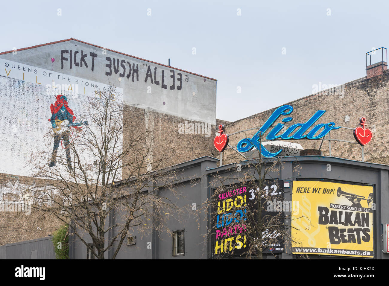 Street Art neben der Lido - ein Veranstaltungsort/Verein in der Schlesischen Straße in Berlin Kreuzberg im Jahr 2017, Deutschland Stockfoto
