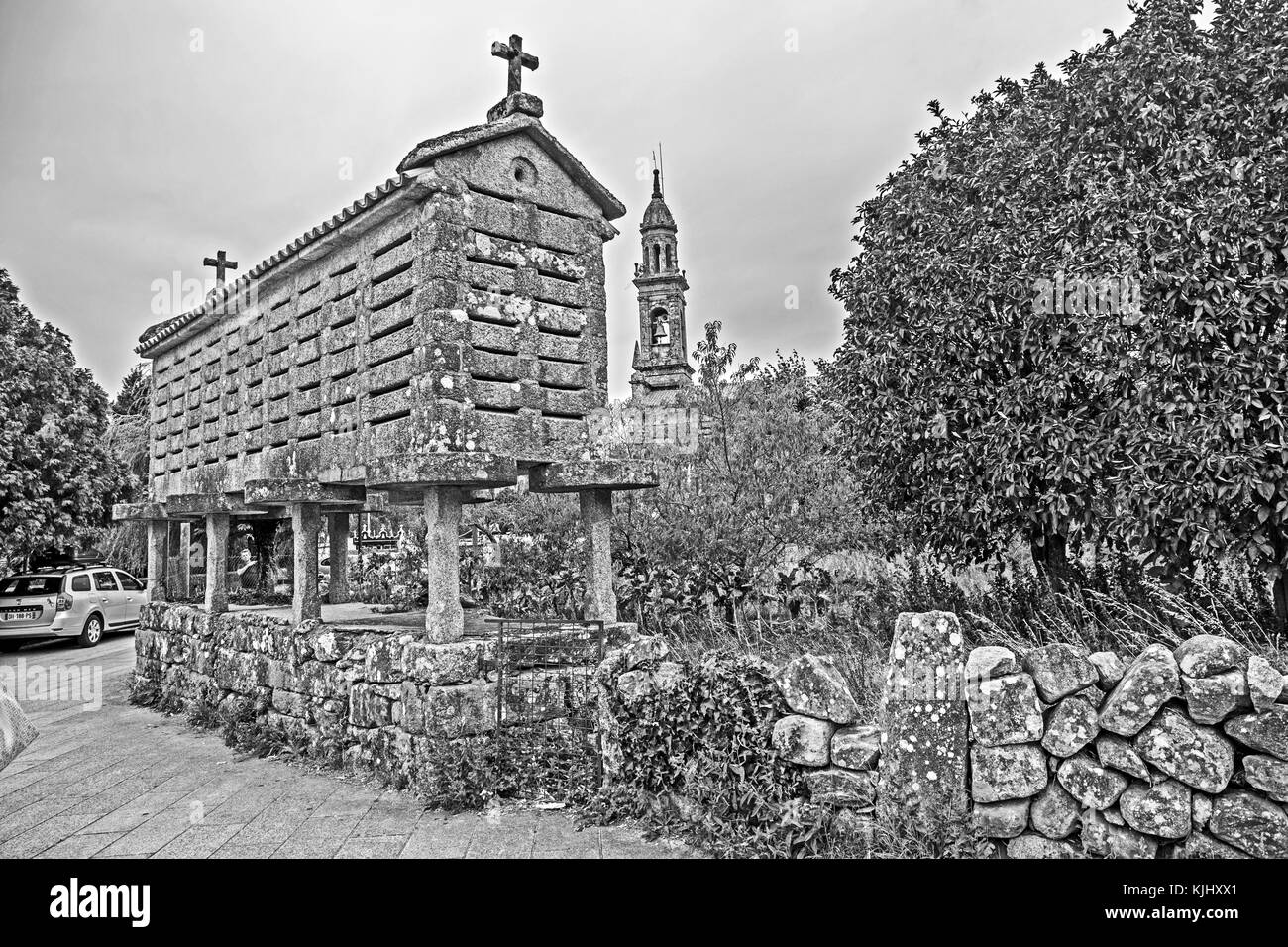 Horreo, traditionelle Stein Getreidelager in carnota, Galicia, Spanien Stockfoto