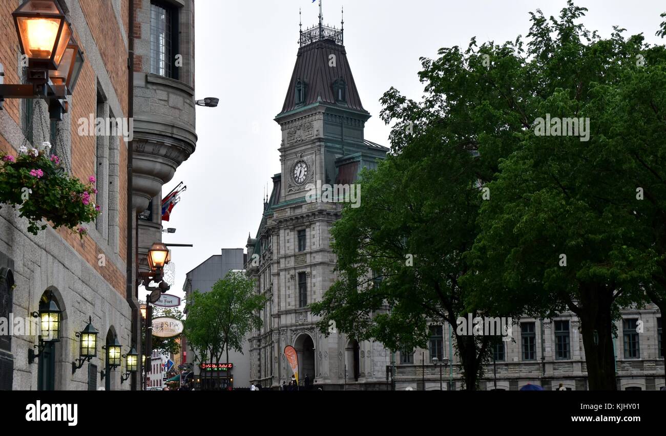 Geschäfte, Läden und Restaurants in der schönen Stadt Quebec. Stockfoto