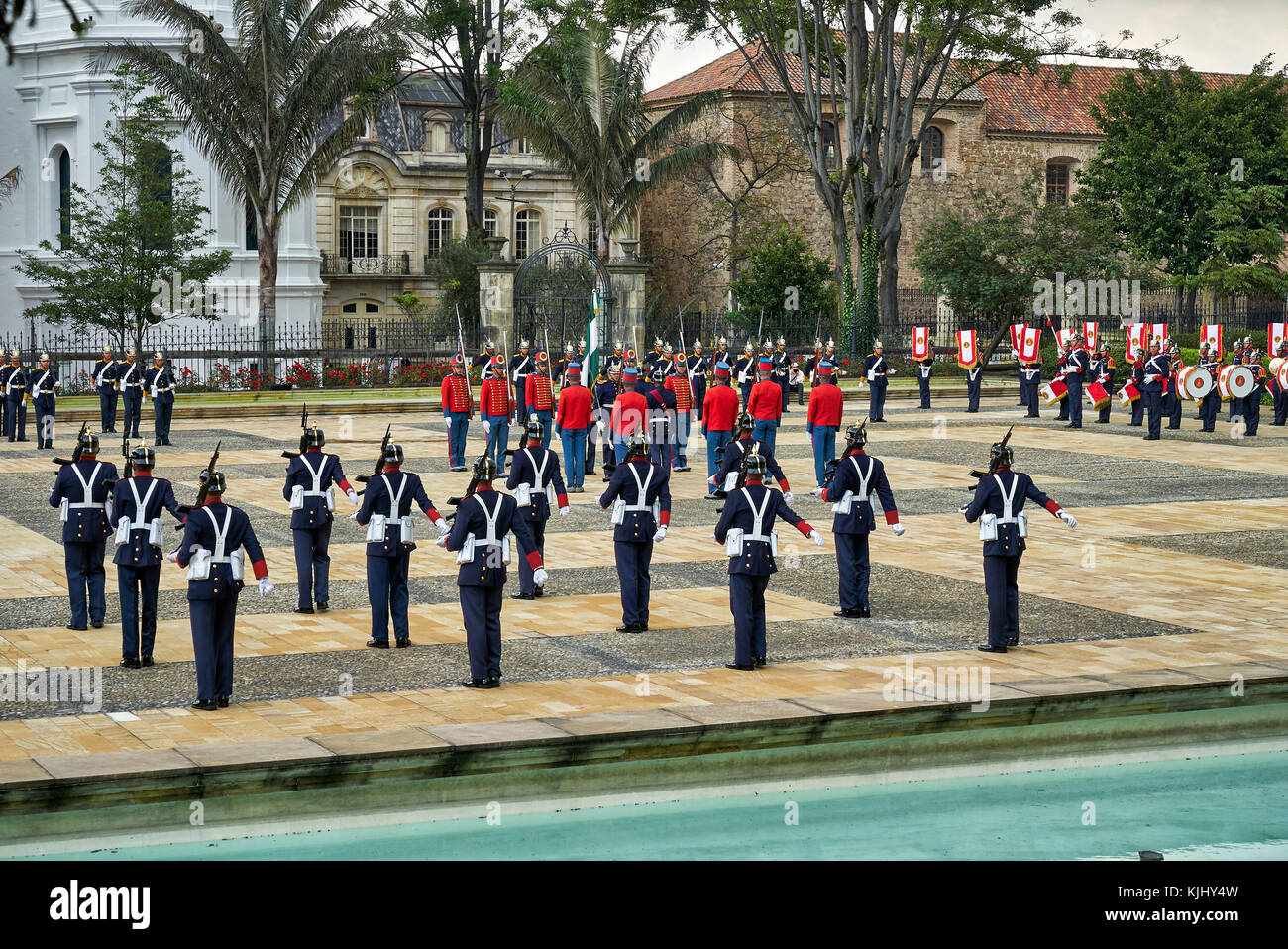 Wachablösung der Palace Guard im Präsidentenpalast von Bogota, Kolumbien, Südamerika Stockfoto Wachablösung der Palace Guard im Präsidentenpalast von Bogota, Kolumbien, Südamerika Stockfoto