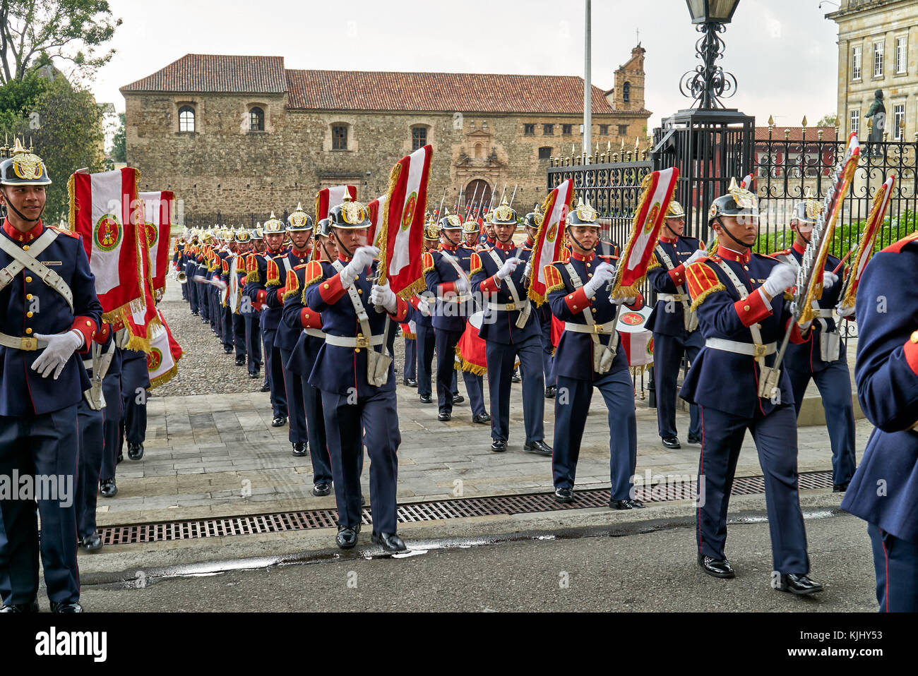 Wachablösung der Palace Guard im Präsidentenpalast von Bogota, Kolumbien, Südamerika Stockfoto Wachablösung der Palace Guard im Präsidentenpalast von Bogota, Kolumbien, Südamerika Stockfoto