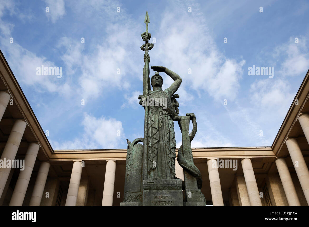 Palais de Tokyo, Esplanade am Fluss Seine, La France von Antoine Bourdelle. Frankreich. Stockfoto