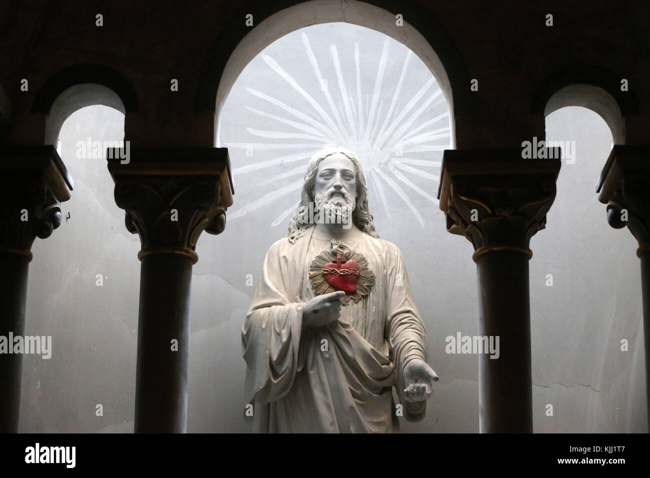 Stiftskirche Notre-Dame Saint-Lazare. Das Heiligste Herz Jesu. Avallon. Frankreich. Stockfoto