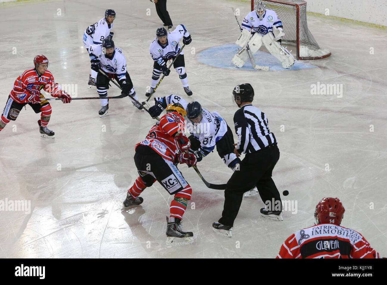 Eishockeymatch. Mont-Blanc vs Nantes. Frankreich. Stockfoto