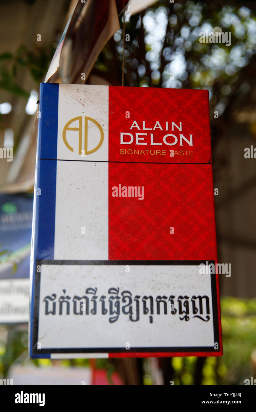 Anzeige für eine Marke von Zigaretten. Battambang. Kambodscha. Stockfoto