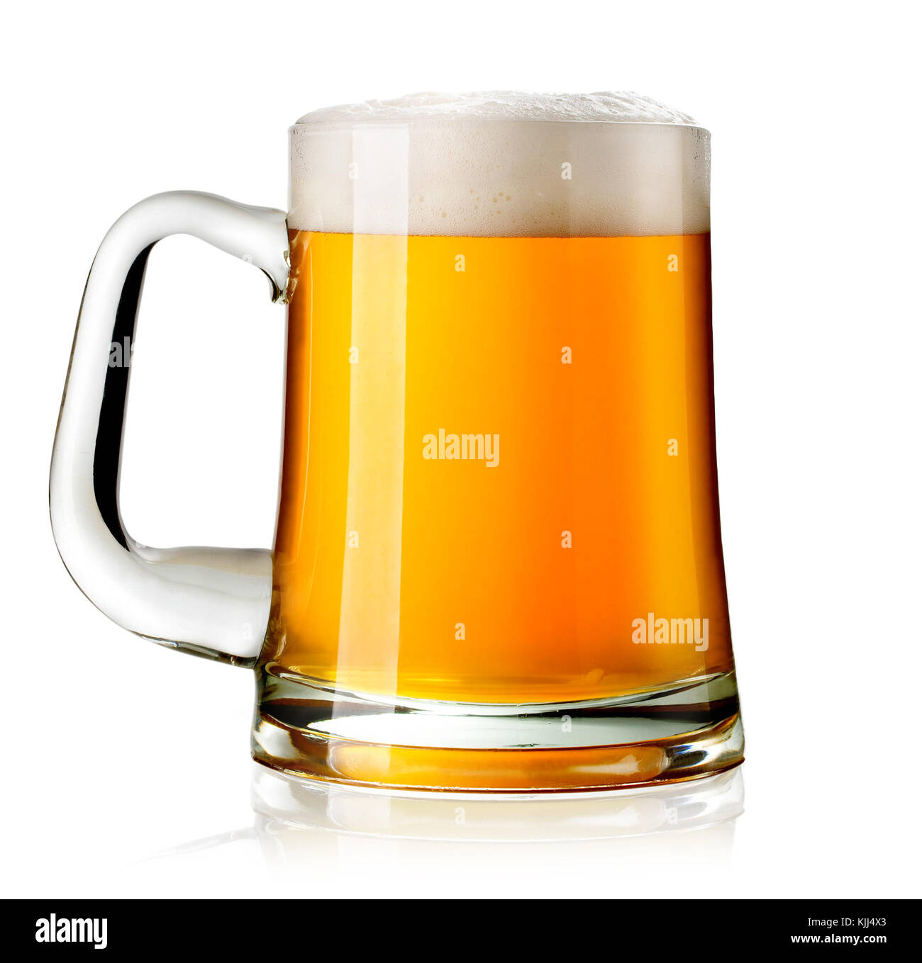 Frosty Glas helles Bier auf einem weissem Hintergrund Stockfoto