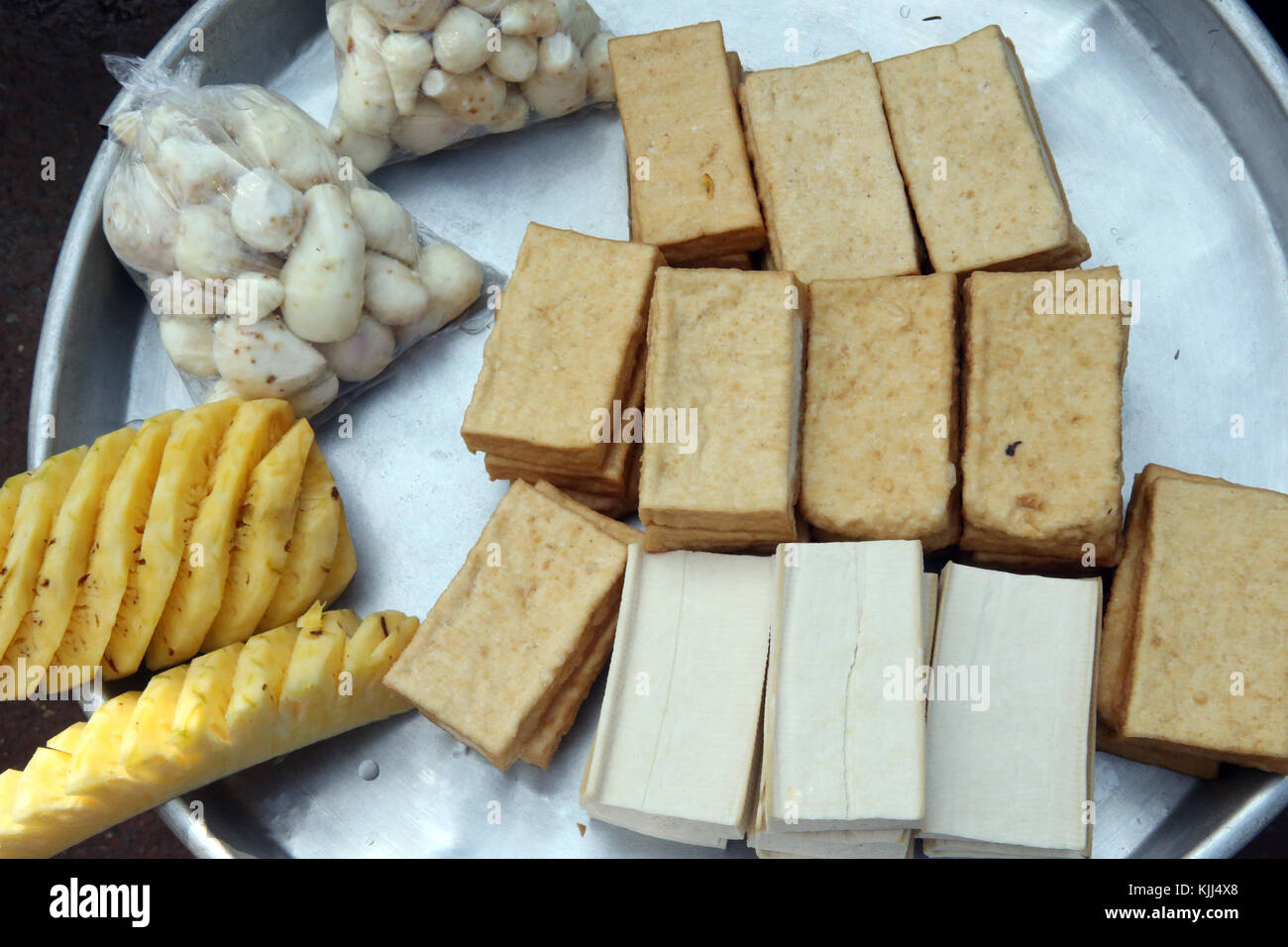 Cut Tofu würfeln in Fach Thay Ninh. Vietnam. Stockfoto