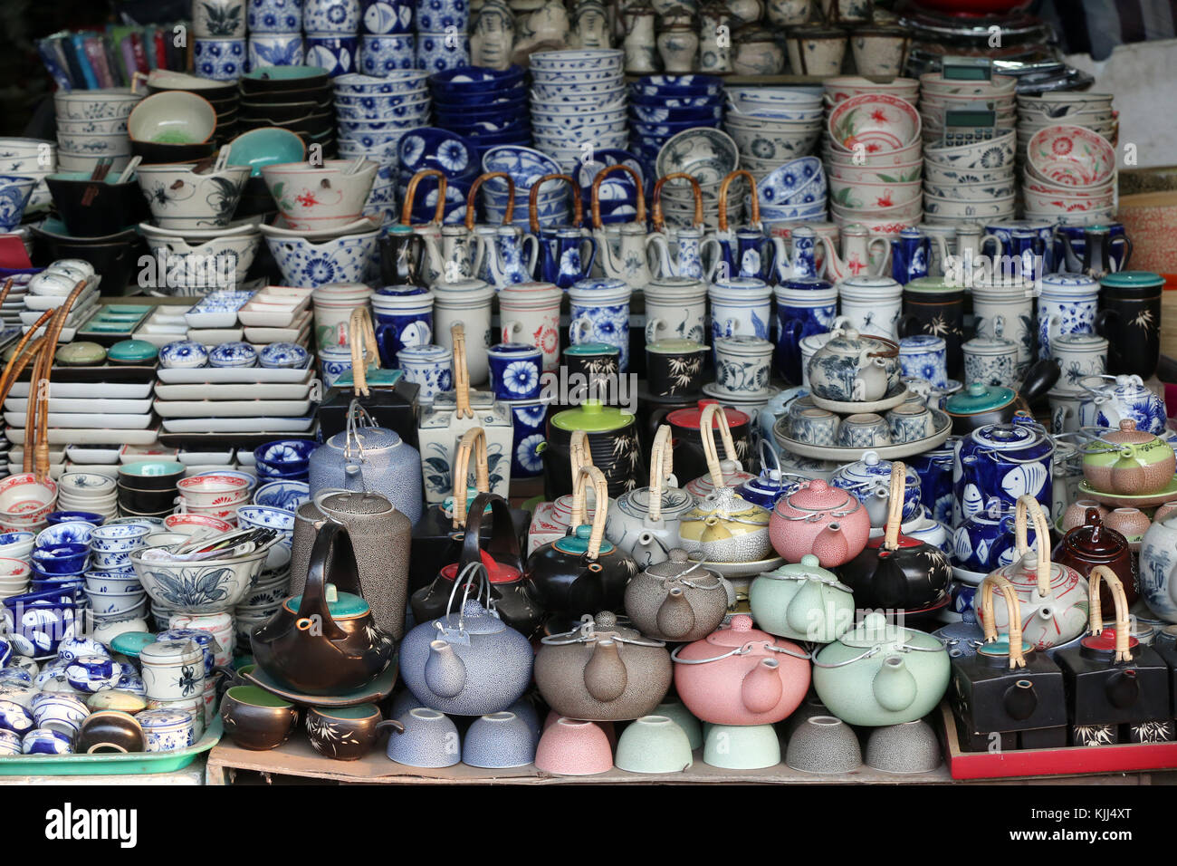 Souvenir shop. Teekannen. Hoi An. Vietnam. Stockfoto
