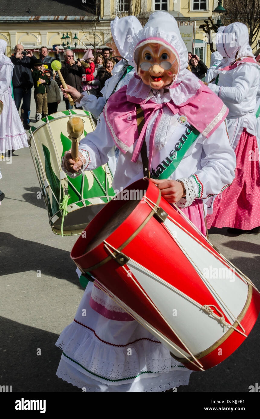 Die legendäre Ausseer Fasching in Österreich erleben: traditionelle Karneval  Kostüme und Zoll sind die Markenzeichen dieses fantastische Veranstaltung  im Februar Stockfotografie - Alamy