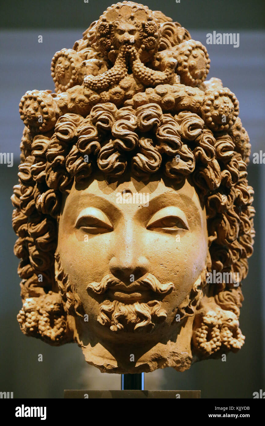 Asiatische Civlisations Museum. Kopf eines Bodhisattva. Grandhara, 4. Terrakotta. Singapur. Stockfoto