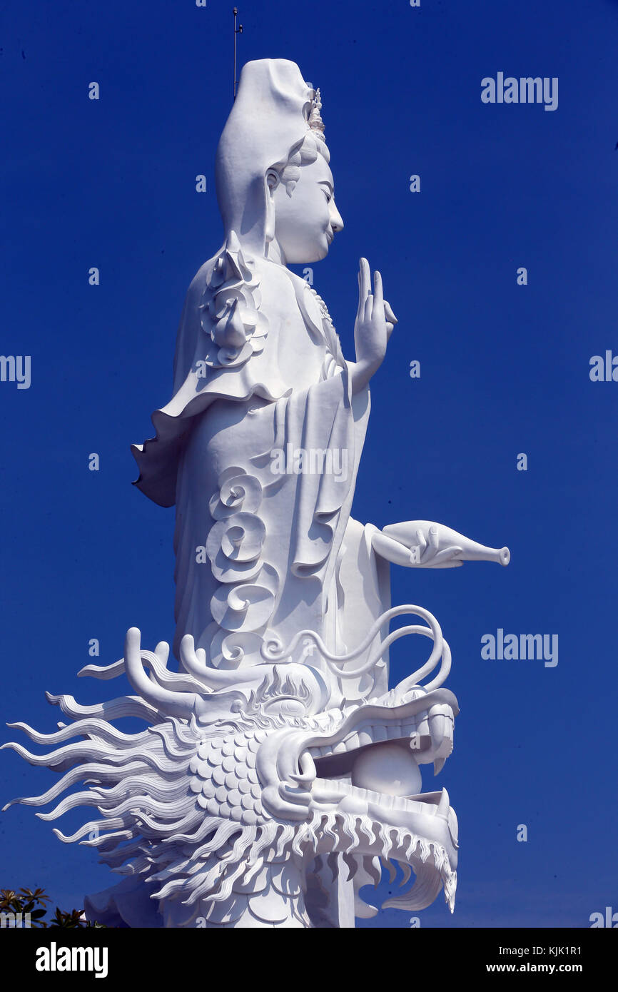 Chua Thien Lam Gehen buddhistische Pagode. Quan bin Bodhisattva des Mitgefühls oder der Göttin der Barmherzigkeit. Statue. Thay Ninh. Vietnam. Stockfoto