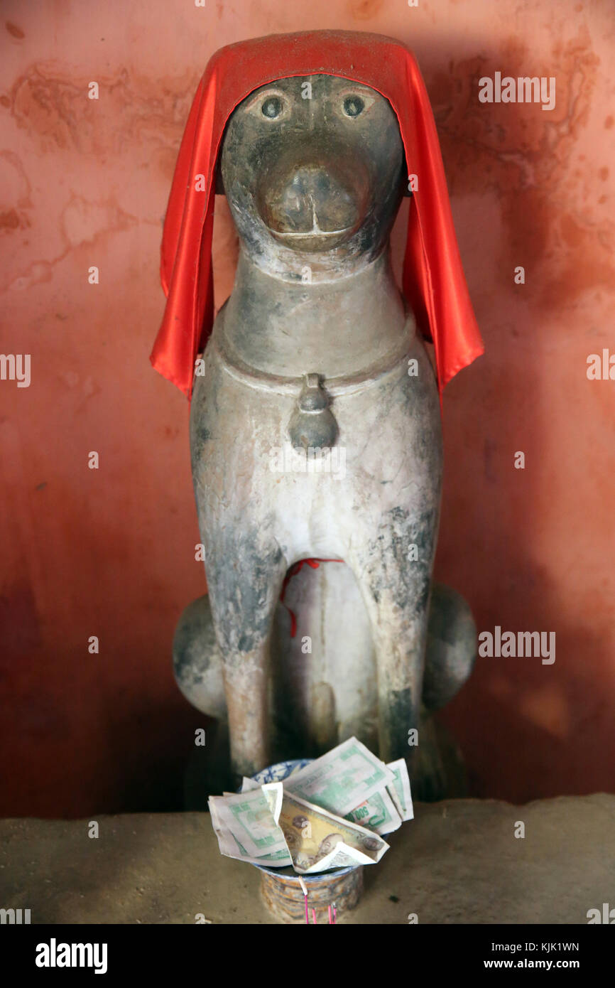 Die japanische Brücke oder Cau Chua Pagode. Hund Statue. Hoi An. Vietnam. Stockfoto