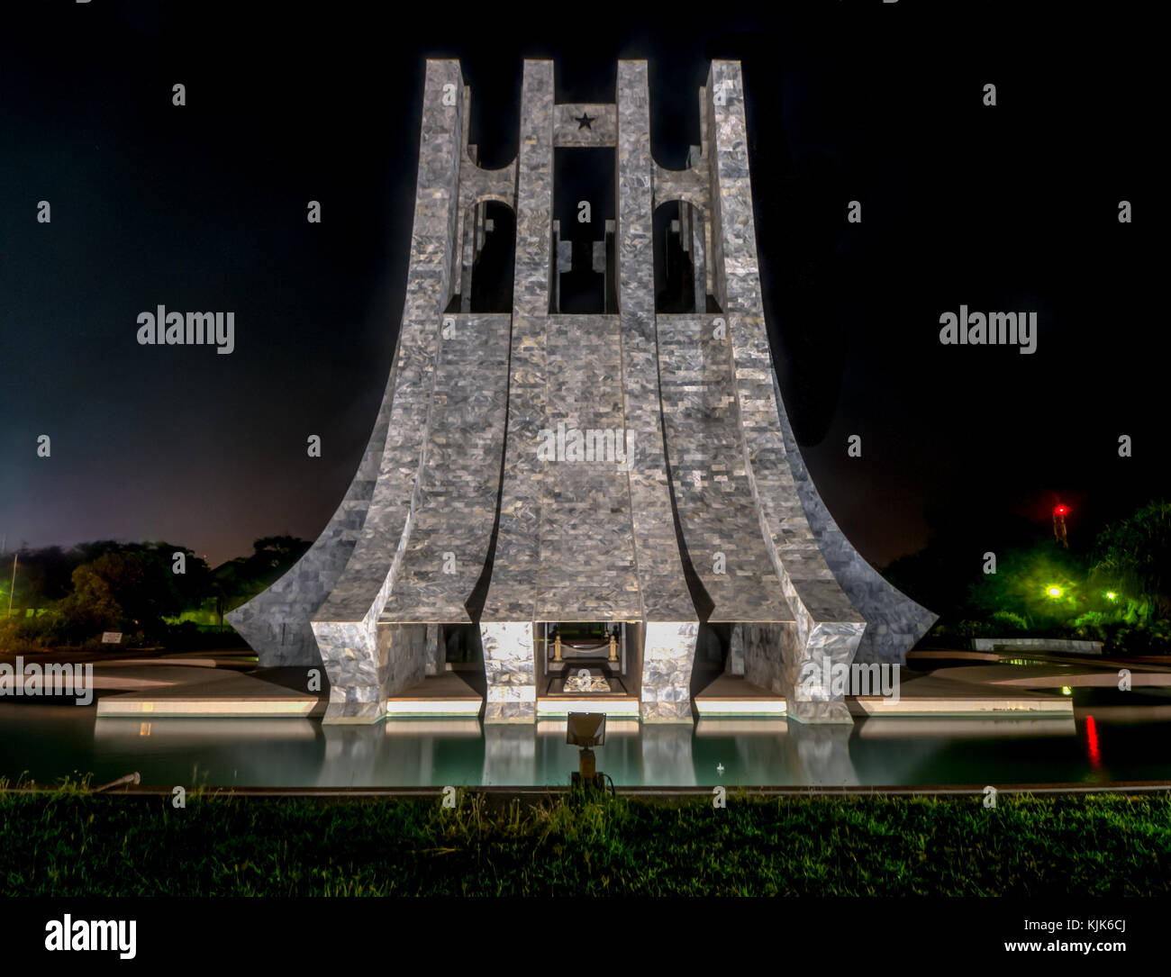 Kwame Nkrumah Memorial Park bei Nacht. Kwame Nkrumah Memorial Park (knmp) ist ein Nationalpark in Accra, Ghana nach osagyefo Dr. benannt. Kwame Nkrumah, Th Stockfoto