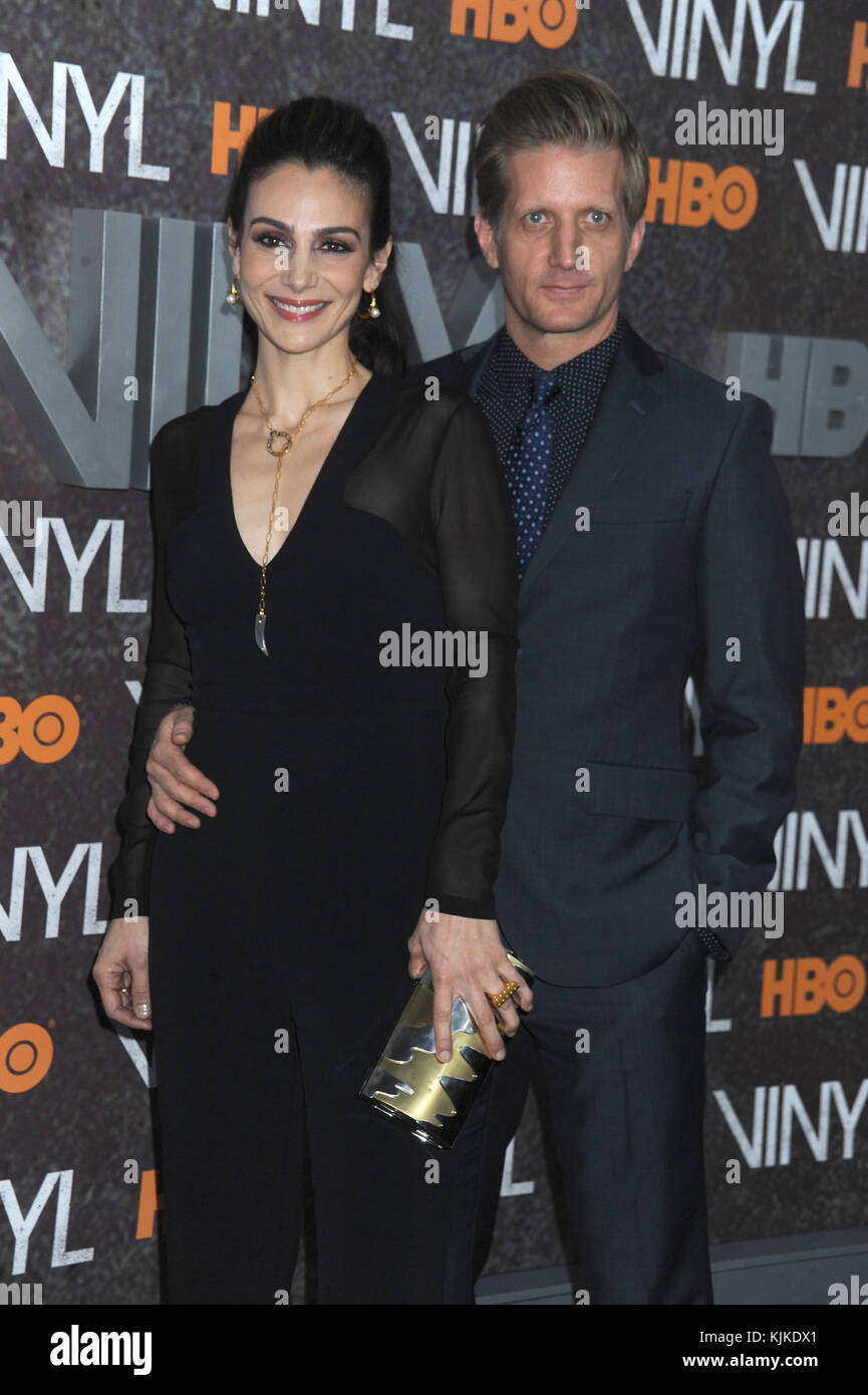 NEW YORK, NY - 15. JANUAR: Annie Parisse, Paul Sparks besucht die New Yorker Vinyl-Premiere am Ziegfeld Theatre am 15. Januar 2016 in New York. Annie Parisse, Paul Sparks Stockfoto