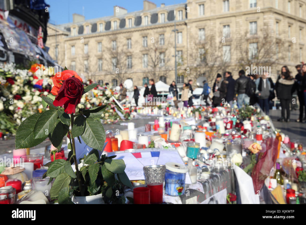 Nationale Tribut für die Opfer der Terroranschläge in Paris. Islamischen Staat (ISIS) Dschihadisten behauptete koordinierte Angriffe im Zentrum von Paris, die Töten Stockfoto