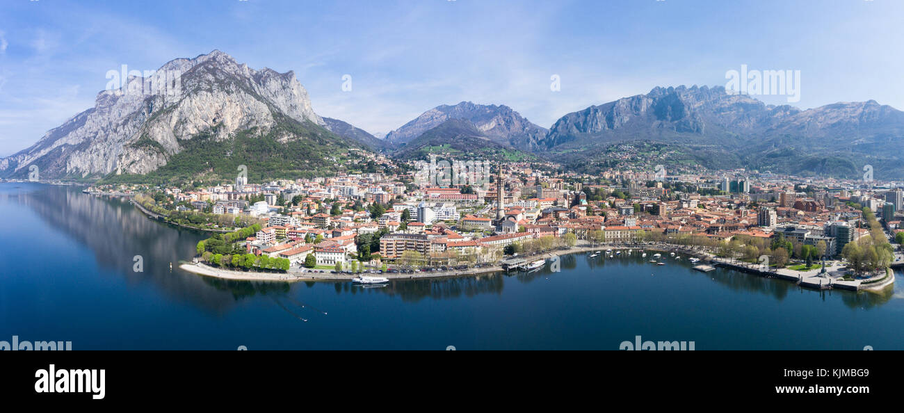 Stadt Lecco in Italien - Comer See - Luftaufnahme Stockfoto
