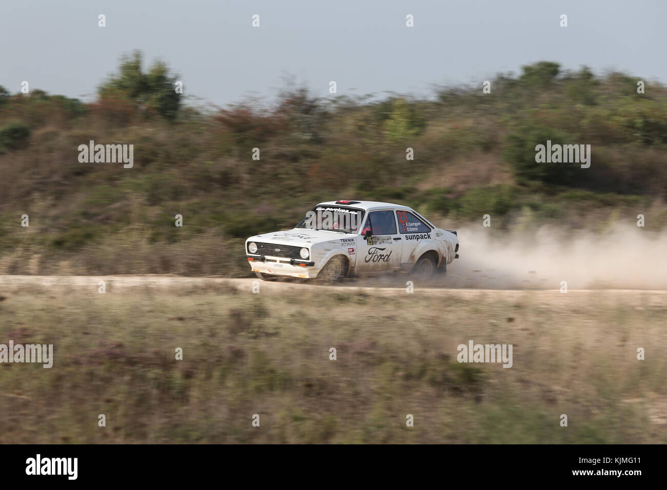 ISTANBUL, TÜRKEI - 10. SEPTEMBER 2017: Kemal Gamgam fährt Ford Escort MKII bei der ISOK Istanbul Rally Stockfoto