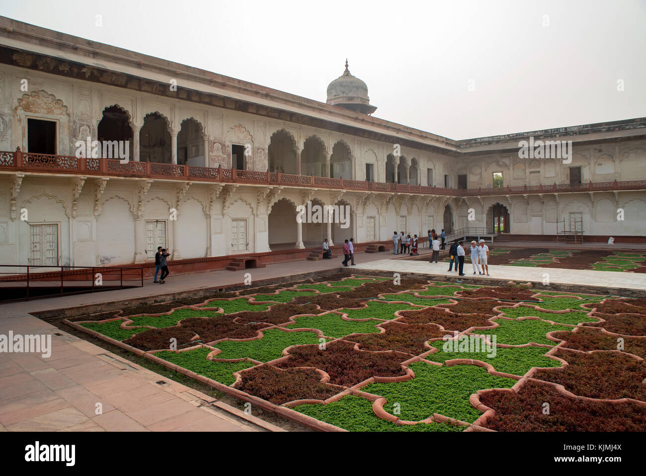 Fort, Agra, Indien - November, 2017: angoori Bagh Stockfoto