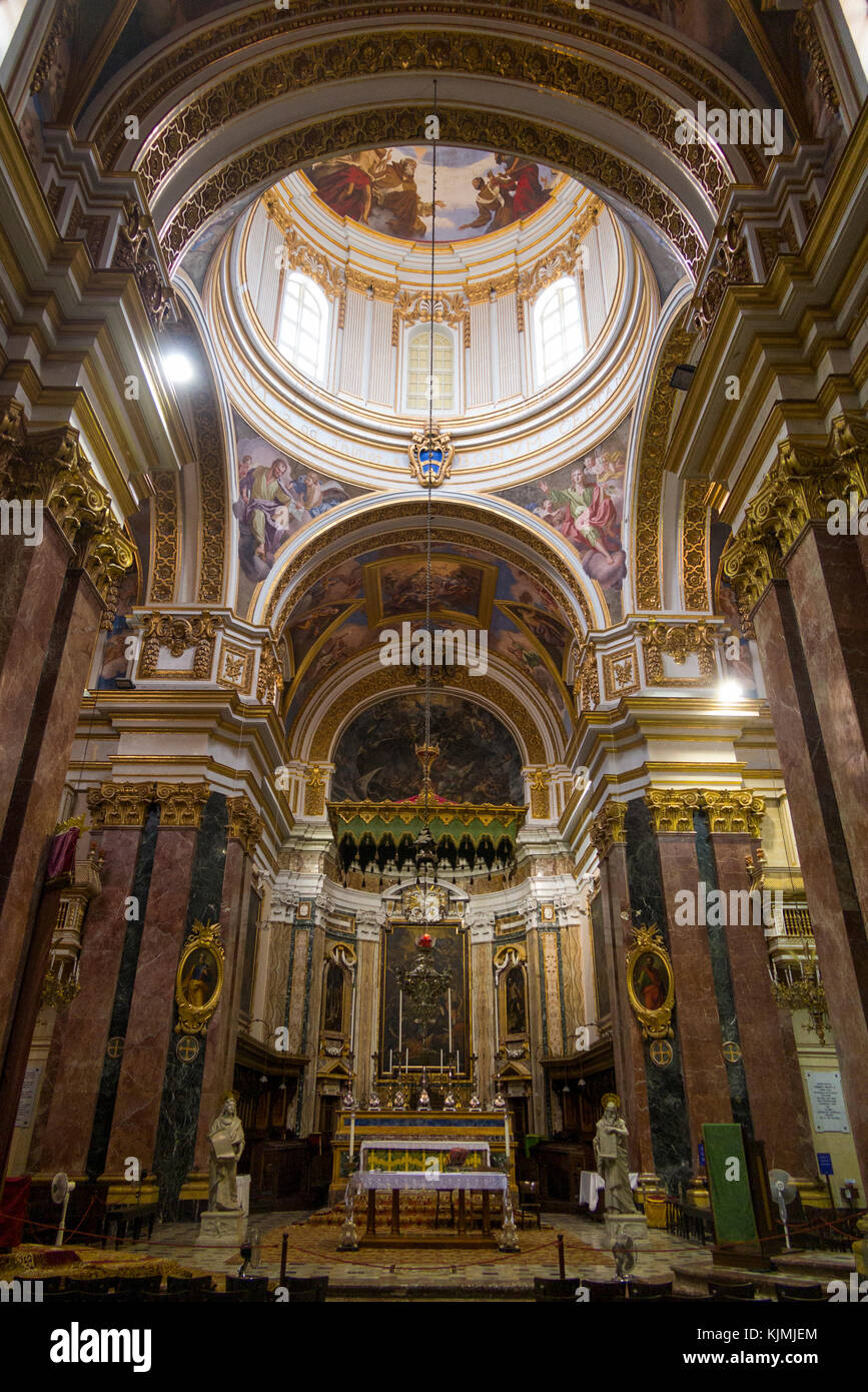 Altar & Bogen bis zur Decke & Kuppel der Kathedrale von Saint Paul AKA