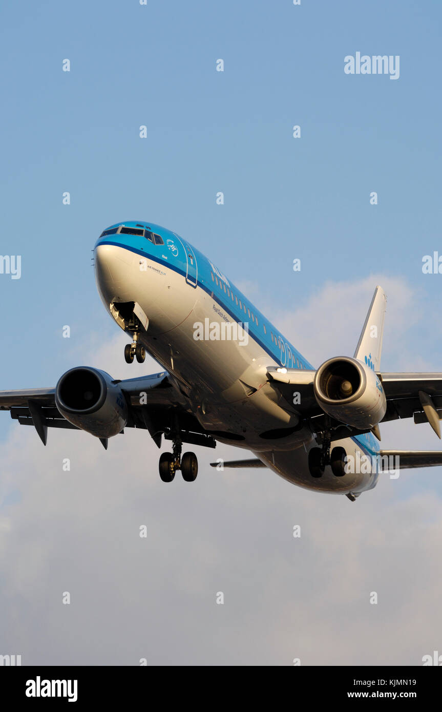 KLM Royal Dutch Airlines Boeing 737-800 auf Final-Ansatz Stockfoto