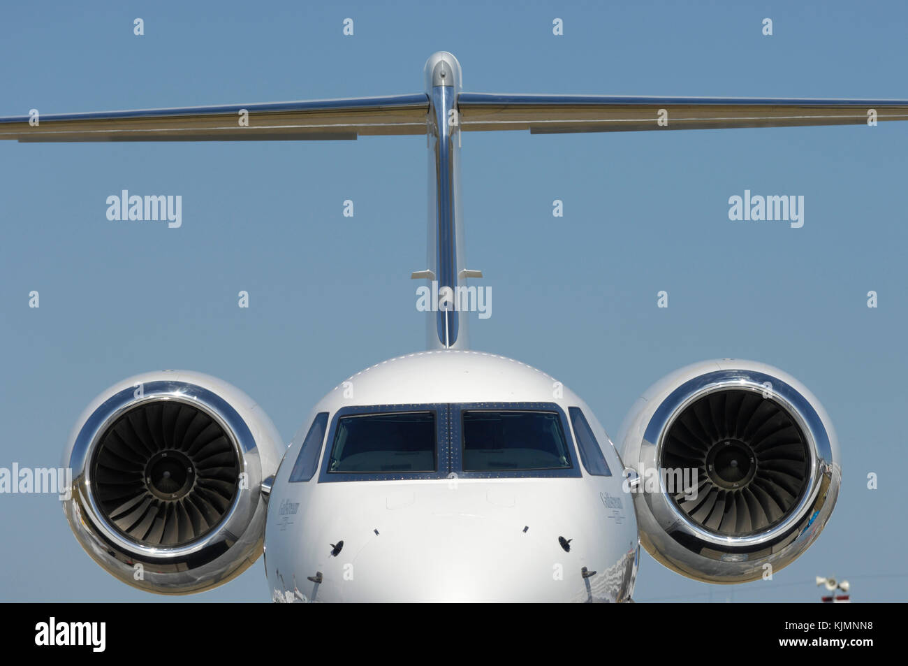 Heckflosse, Windschutzscheibe und Rolls-Royce BR710 Motor Einlässen der Gulfstream 550 im statischen - Anzeige an die 2006 Farnborough International Air geparkt Stockfoto