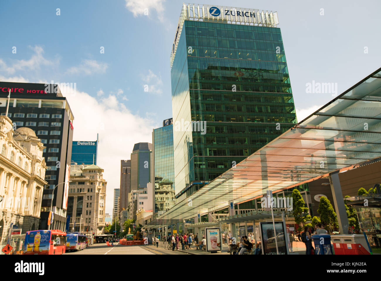 Auckland, Neuseeland - April, 2016: Einkaufszentren und Wolkenkratzer im Zentrum der Stadt Auckland Stockfoto