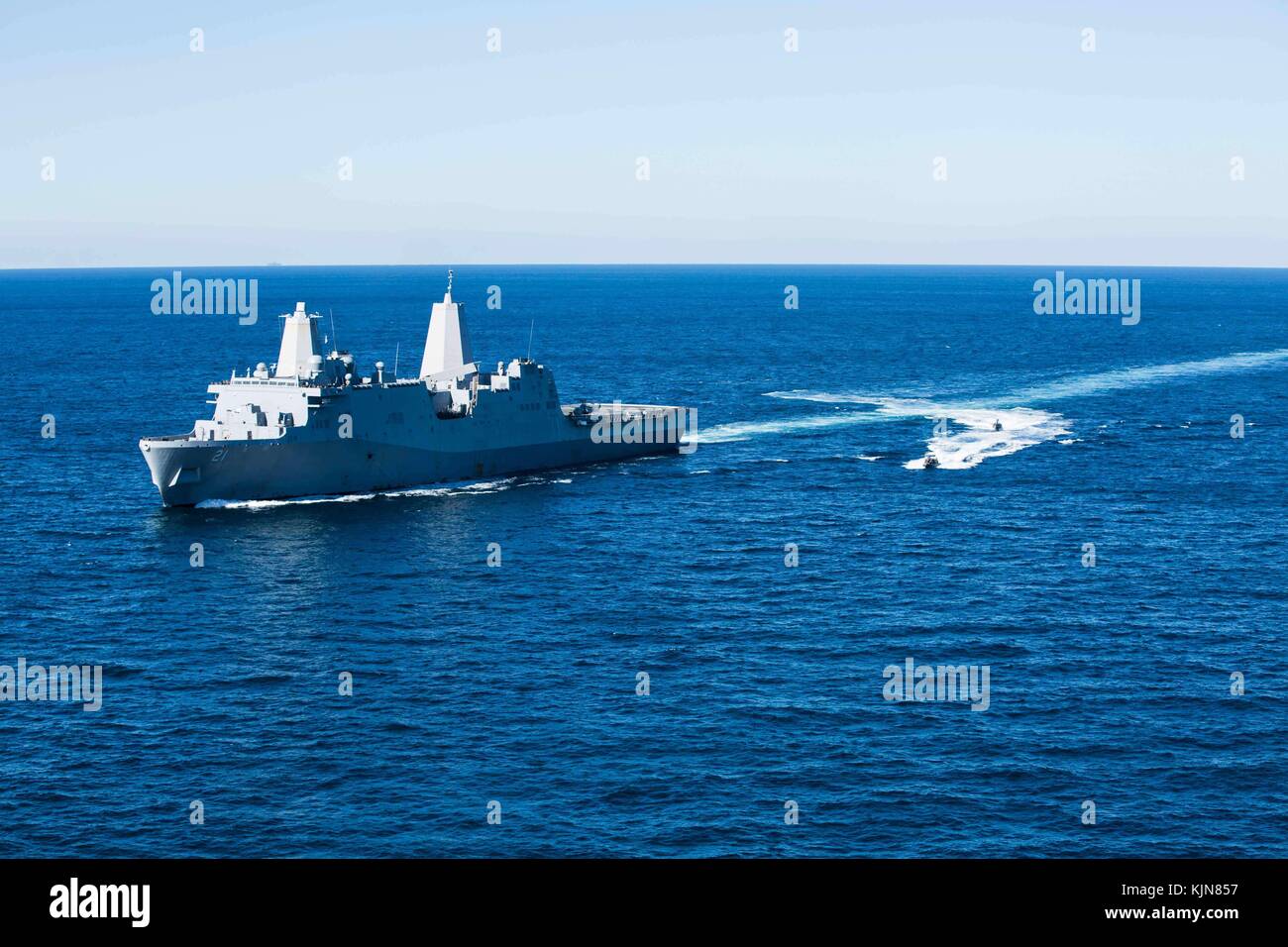 Us-Marines mit dem Maritimen Raid-Kraft (MRF), 26 Marine Expeditionary Unit (MEU) und Matrosen mit dem Iwo Jima Amphibious Ready Group (ARG) Teil Stockfoto